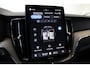 Volvo XC60 T6 350PK Ultra Dark | Black Pack | 360° | Luchtvering | B&W Audio | Panoramadak | Getint Glas