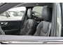 Volvo XC60 T6 350PK Ultra Dark | Black Pack | 360° | Luchtvering | B&W Audio | Panoramadak | Getint Glas