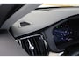 Volvo XC60 T6 350PK Ultra Dark | Black Pack | 360° | Luchtvering | B&W Audio | Panoramadak | Getint Glas