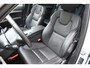 Volvo XC90 T8 455PK Automaat Plug-in hybrid AWD Ultimate Dark / Bowers & Wilkins / Luchtvering / Head Up Display / 360 Camera / Massagestoelen / Gelaagde Zijruiten / Trekhaak /