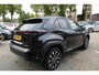 Toyota Yaris Cross 1.5 HYBRID STYLE PANORAMADAK HEAD-UP KEYLESS STOEL/STUURVERWARMING 17"LM-VELGEN PRIVACY-GLASS LED EL-ACHTERKLEP