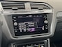 Volkswagen Tiguan 1.5 TSI R-Line Business+ Pano | Trekhaak | 20 Inch | Camera
