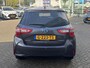 Toyota Yaris 1.5 Hybrid DYNAMIC APPLE/ANDROID KEYLESS 15'' LM-VELGEN CLIMA CRUISE CAMERA BLUETOOTH NL-AUTO 1E-EIG