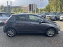 Toyota Yaris 1.5 Hybrid DYNAMIC APPLE/ANDROID KEYLESS 15'' LM-VELGEN CLIMA CRUISE CAMERA BLUETOOTH NL-AUTO 1E-EIG