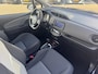 Toyota Yaris 1.5 Hybrid DYNAMIC APPLE/ANDROID KEYLESS 15'' LM-VELGEN CLIMA CRUISE CAMERA BLUETOOTH NL-AUTO 1E-EIG