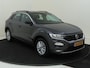 Volkswagen T-Roc 1.5 TSI Style | CarPlay | Airco | Parkeersensoren | Adaptieve cruise control | Lane- en frontassist | Bluetooth |