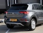 Volkswagen T-Roc Life Business 1.0 TSI 110pk STOELVERW. VOOR | DAB | 16''LM | NAVI | CLIMA | APPLE-CARPLAY