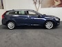 Volvo V60 1.6 D2 Momentum NAVIGATIE CRUISE CONTROL CLIMATE CONTROL BLUETOOTH TELEFOON MEDIA VOORBEREIDING PDC ZEER MOOI !! 3010