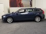 Volvo V60 1.6 D2 MOMENTUM NAVIGATIE CRUISE CONTROL CLIMATE CONTROL BLUETOOTH TELEFOON MEDIA VOORBEREIDING PDC ZEER MOOI !! 3010