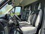 Peugeot Boxer Allure Sport Paardenwagen 2.2 HDI 165pk | FINANCIAL LEASE PRIJS INCL. AANBETALING & SLOTTERMIJN (ZIE TEKST) | 1640kg laadvermogen | 3-zitplaatsen | Trekhaak | Lederen bekleding | Navigatie | Climate | Videobewaking | Achteruitrijcamera