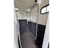 Peugeot Boxer Allure Sport Paardenwagen 2.2 HDI 165pk | FINANCIAL LEASE PRIJS INCL. AANBETALING & SLOTTERMIJN (ZIE TEKST) | 1640kg laadvermogen | 3-zitplaatsen | Trekhaak | Lederen bekleding | Navigatie | Climate | Videobewaking | Achteruitrijcamera