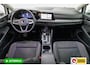 Volkswagen Golf 1.4 eHybrid 204 PK | Camera | Elec. Ergo best. stoel met geheugen en massage | Adap.Cruise, Travelassist, Navigatie, App. connect, IQ Led