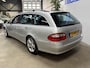 Mercedes-Benz E-klasse Combi 320 Avantgarde // Luchtvering // Leer // massage stoelen // wegklapbare trekhaak