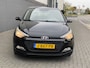 Hyundai i20 1.2 HP i-Motion/ luxe uitvoering/ 5drs/ 1e EIG/ dealeronderhouden/ 1jaar apk/ airco/ EL-ramen/ zeer nette auto.