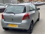 Toyota Yaris 1.0 VVTi +/3drs/ 1e EIG/ dealeronderhouden/ 1jaar apk/ airco/ EL-ramen/ zeer nette auto.