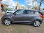 Suzuki Swift 1.2 Select Smart Hybrid. Navi, camera, carplay, adap.cruise, stoelverwarming, etc,etc. Prijs rijklaar incl garantie.