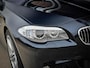 BMW 5-Serie Touring 530d M-Sport | PANO | STOEL VENT. & VERW. | CARBONSCHWARZ | TREKHAAK | HUD | ADAPTIVE CRUISE | FULL OPTION