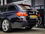 BMW 5-Serie Touring 530d M-Sport | PANO | STOEL VENT. & VERW. | CARBONSCHWARZ | TREKHAAK | HUD | ADAPTIVE CRUISE | FULL OPTION