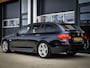 BMW 5-Serie Touring 530d M-Sport | PANO | STOEL VENT. & VERW. | CARBONSCHWARZ | TREKHAAK | HUD | ADAPTIVE CRUISE | FULL OPTION