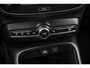 Volvo XC40 1.5 T5 Recharge R-Design | Adaptieve Cruise Control | Parkeercamera | Stoel/Stuurverwarming | 19" LM velgen | Dodehoek Detectie |