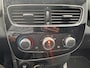Renault Clio 0.9 TCe Limited Navigatie | Parkeersensoren Achter | Bluetooth | Navigatie | All-Season banden | 5-Deurs! | Airco | Cruise control | DAB ontvanger