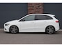 Mercedes-Benz B-klasse 220 AMG Line Premium+ | Panoramadak | Augmented Reality | Advanced Sound System | Keyless Go | Cruise Control | Stoelverwarming | Dodehoekassistent | Nightpakket |