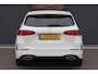 Mercedes-Benz B-klasse 220 AMG Line Premium+ | Panoramadak | Augmented Reality | Advanced Sound System | Keyless Go | Cruise Control | Stoelverwarming | Dodehoekassistent | Nightpakket |
