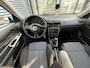 Volkswagen Golf 1.6-16V Highline