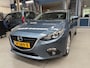 Mazda 3 Hatchback Skyactive-G 120 pk Automaat TS | Navigatie | Afn. trekhaak | Climate control | PDC | Cruise control | NAP | Rijklaar prijs!