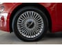 Fiat 500 Urban 42 kWh | Camera | Stoel en Stuurverwarming | Apple Carplay & Android Auto | Parkeersensoren | Climate Controle |
