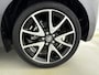 Toyota Yaris 1.5 Hybrid Executive | Panoramadak | Dodehoek detectie | Head-Up Display | JBL | Navigatie | Stoelverwarming | Stuurwiel verwarmbaar | Parkeersensoren | Apple Carplay / Android Auto | 17 inch