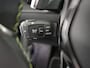 Peugeot 208 GT | Adaptieve cruise control met Stop&Go functie | Armsteunen op de voorportieren bekleed met kunstleder met groen sierstiksel (GT-Line) | Climate Control