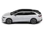 Volkswagen ID.7 Tourer Pro S Limited Edition | Achterbank in ongelijke delen neerklapbaar incl. middenarmsteun en doorlaadmogelijkheid | Afstandscontrolesysteem (Front Assist), met voetgangers- en fietsersherkenning | Airconditioning automatisch, 2-zone (Climatronic)