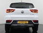 MG ZS MG EV Luxury 45kWh Leer+elektr. Pano-dak Adaptive-Cr. Camera Navi Airco Apple Carplay Android Auto Stoelverwarming Lmv 17" DAB+ MG Pilot Lane Assist Bluetooth Led 1e Eigenaar Origineel Nederlandse Auto