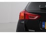 Toyota Auris Touring Sports 1.8 Hybrid Lease+ | Panoramadak | Trekhaak | Navigatie | Keyless | Stoelverwarming | Cruise Control | Clima | Parkeersensoren voor/achter | Camera | 16 inch | Bi-xenon | Bluetooth