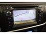 Toyota Auris Touring Sports 1.8 Hybrid Lease+ | Panoramadak | Trekhaak | Navigatie | Keyless | Stoelverwarming | Cruise Control | Clima | Parkeersensoren voor/achter | Camera | 16 inch | Bi-xenon | Bluetooth