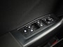 Volkswagen T-Roc 1.0 TSI Life Edition | 115 PK | 17 inch velgen | Parkeersensoren | Navigatie | Stoelverwarming | Keyless entry/start |