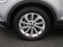 Volkswagen T-Roc 1.0 TSI Life Edition | 115 PK | 17 inch velgen | Parkeersensoren | Navigatie | Stoelverwarming | Keyless entry/start |