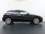 Mercedes-Benz A-klasse 250 e Star Edition AMG Line | Panorama - Schuifdak | Distronic Cruise Control | DAB+ Radio | Achteruitrij Camera | Multibeam Led | Voorstoelen Verwarmd | Sfeerverlichting