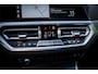BMW 3-Serie 320i M-Performance I Schuifdak I Leder I BTW I HuD I 19'' I Sfeerverlichting I Org.NL I Dealer-onderhouden I NAP