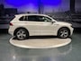 Volkswagen Tiguan 1.5 TSI ACT Highline Business R-Line *TopComfortStoelen*Pano*Virtual*Keyless*Trekhaak*