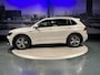 Volkswagen Tiguan 1.5 TSI ACT Highline Business R-Line *TopComfortStoelen*Pano*Virtual*Keyless*Trekhaak*