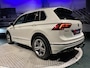 Volkswagen Tiguan 1.5 TSI ACT Highline Business R-Line *TopComfortStoelen*Pano*Virtual*Keyless*Trekhaak*