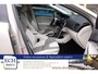 Volvo V40 1.5 T2 Aut. Nordic+, Dealer onderhouden, Stoelverwarming, LED