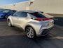 Toyota C-HR 1.8 Hybrid 140 Dynamic Nieuw geleverd! incl. o.a.: AppleCarPlay/AndroidAuto, Dode hoek detectie, PArkeerhulp camera incl sensoren, LM velgen, Adaptieve Cruise Control, Clima Control