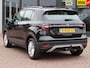 Volkswagen T-Cross 1.0 TSI Life | carplay | parkeersensoren | trekhaak |
