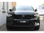 Volvo EC40 Single Motor Extended Range Ultra Black Ed. 82 kWh | Direct beschikbaar | Onyx Black Metallic | Harman Kardon audio | 360° camera | Elek. Bed. voorstoel met Memory | Verwarmbare voorstoelen | Verwarmbaar stuurwiel | Glazen dak |