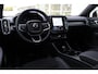 Volvo EC40 Single Motor Extended Range Ultra Black Ed. 82 kWh | Direct beschikbaar | Onyx Black Metallic | Harman Kardon audio | 360° camera | Elek. Bed. voorstoel met Memory | Verwarmbare voorstoelen | Verwarmbaar stuurwiel | Glazen dak |