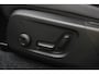 Volvo EC40 Single Motor Extended Range Ultra Black Ed. 82 kWh | Direct beschikbaar | Onyx Black Metallic | Harman Kardon audio | 360° camera | Elek. Bed. voorstoel met Memory | Verwarmbare voorstoelen | Verwarmbaar stuurwiel | Glazen dak |