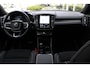 Volvo EC40 Single Motor Extended Range Ultra Black Ed. 82 kWh | Direct beschikbaar | Onyx Black Metallic | Harman Kardon audio | 360° camera | Elek. Bed. voorstoel met Memory | Verwarmbare voorstoelen | Verwarmbaar stuurwiel | Glazen dak |
